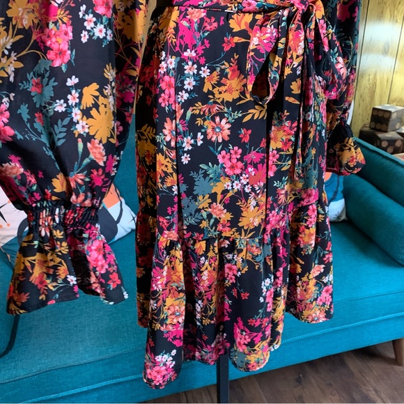 Ophelia Roe Feminine Floral Modest Long Sleeve Dress - Picture 11 of 15